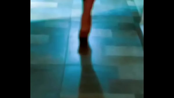 Hermosa MILF Candente se prepara para una noche de MUCHO SEXO después de trabajar